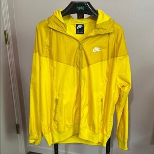 Nike Men's Sportswear Windrunner Hooded Jacket - ECU